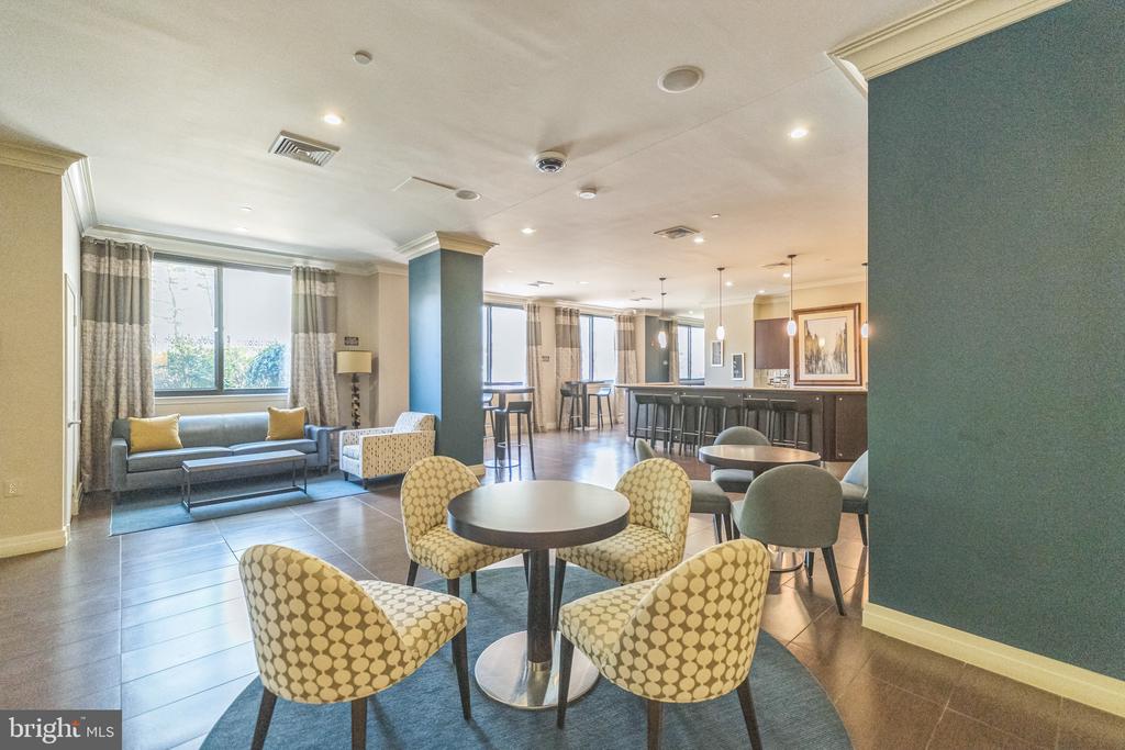 2451 MIDTOWN AVENUE 1118