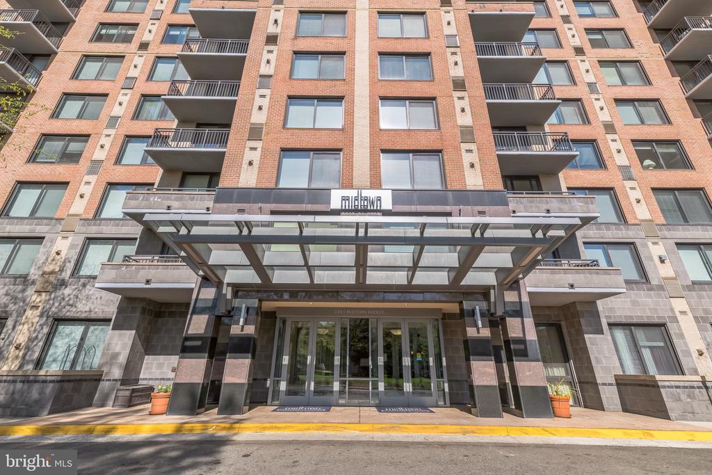 2451 MIDTOWN AVENUE 1118