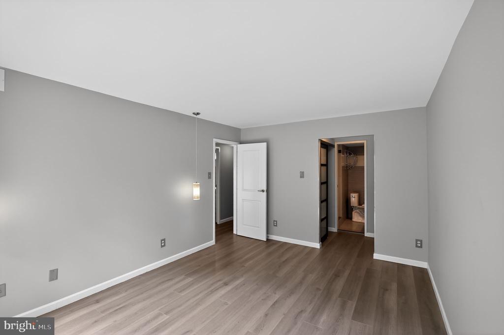 2114 GREEN WATCH WAY 10/201E
