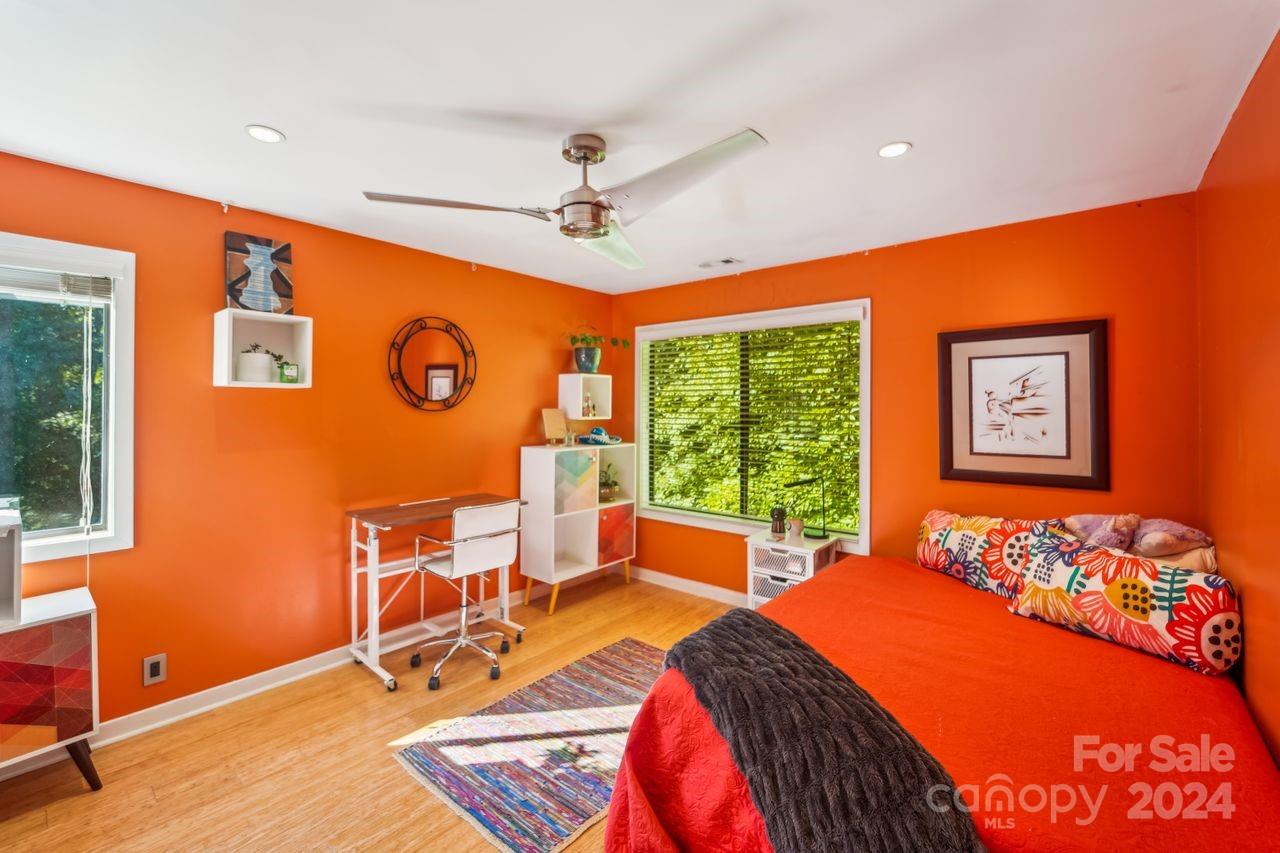 9558 Hunting Court