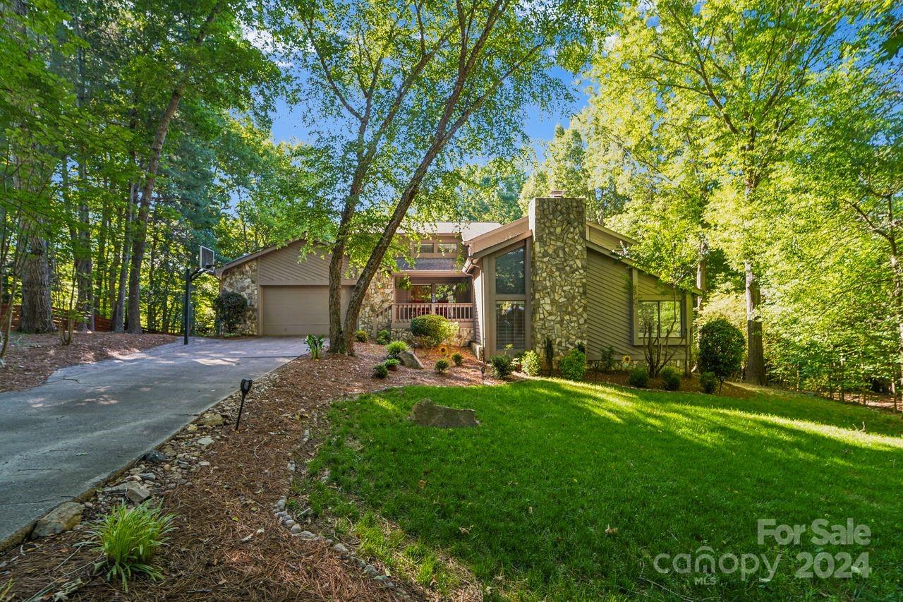 9558 Hunting Court