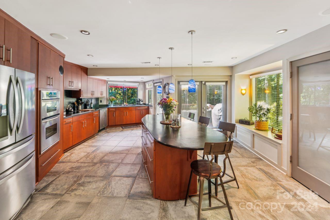 9558 Hunting Court