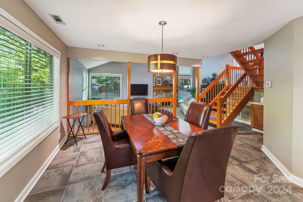 9558 Hunting Court