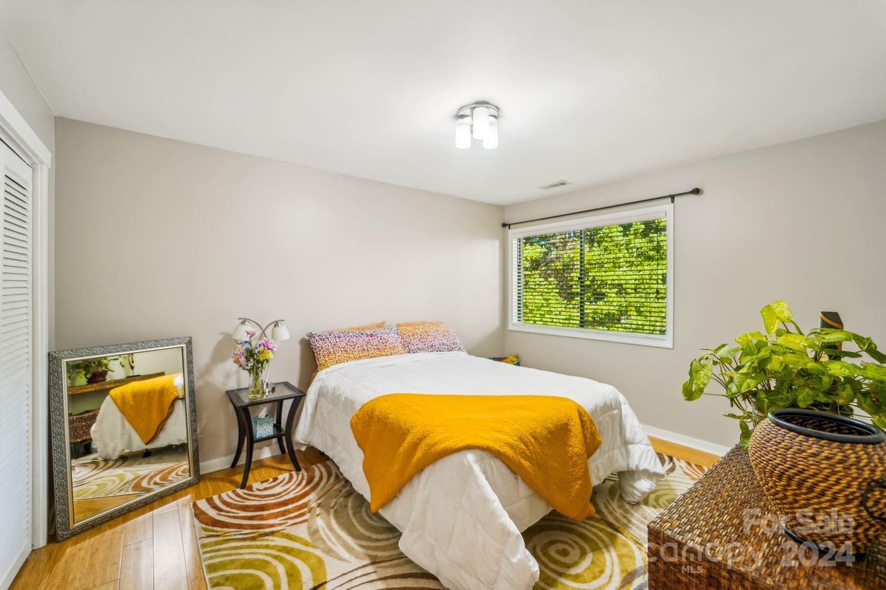 9558 Hunting Court