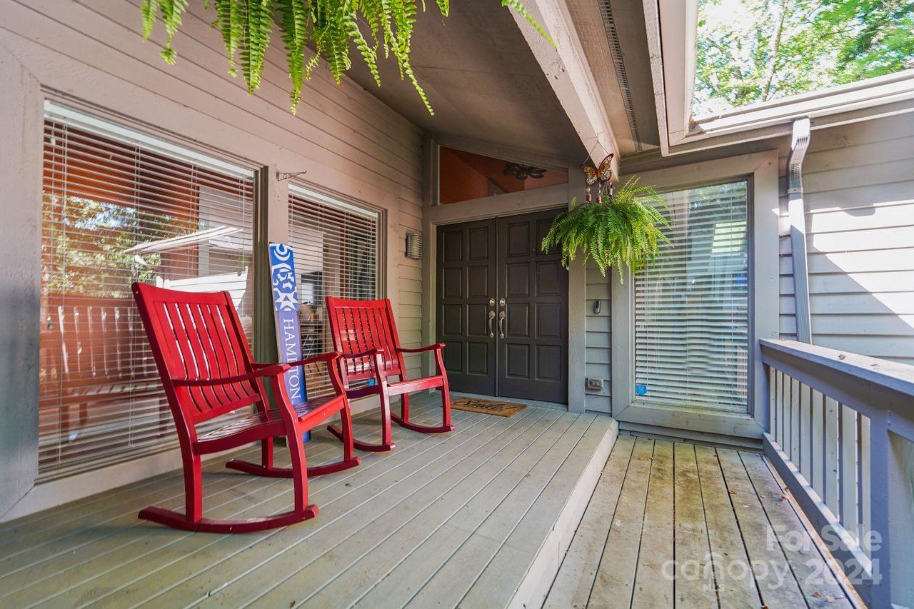 9558 Hunting Court