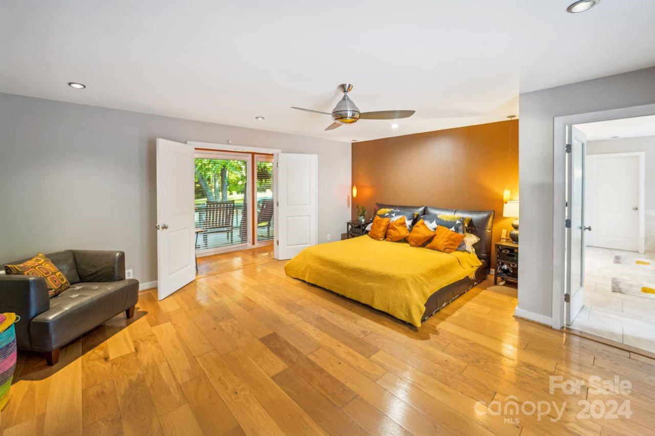 9558 Hunting Court