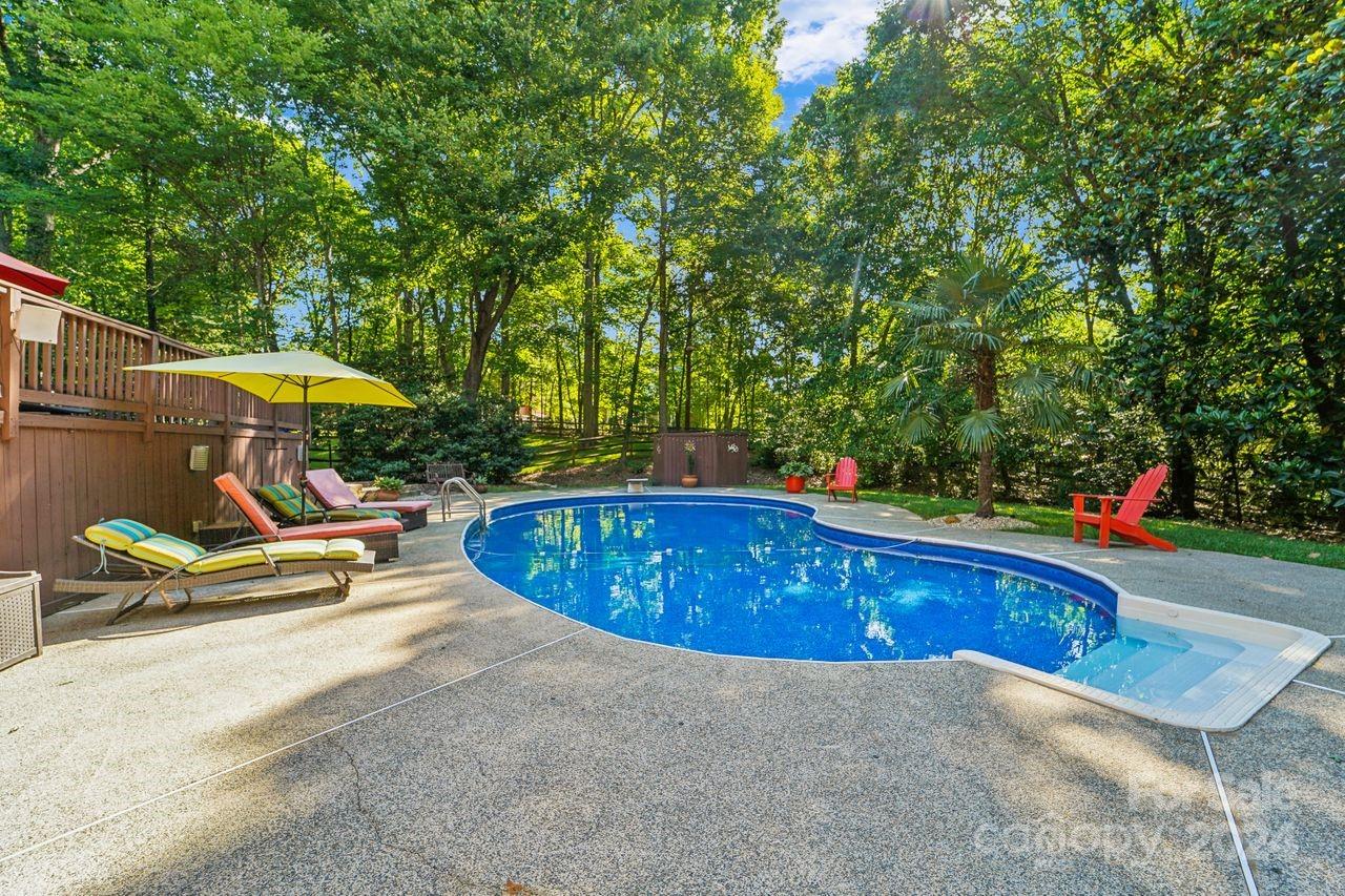 9558 Hunting Court