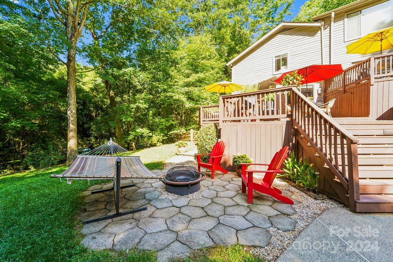 9558 Hunting Court