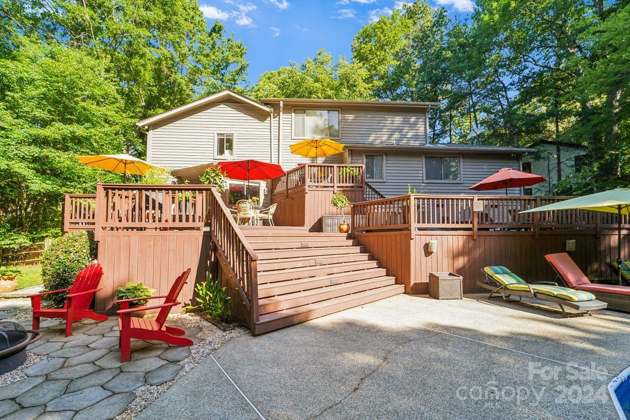 9558 Hunting Court