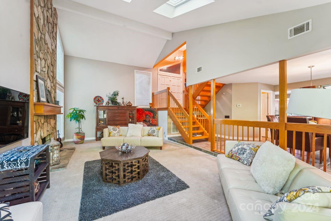 9558 Hunting Court