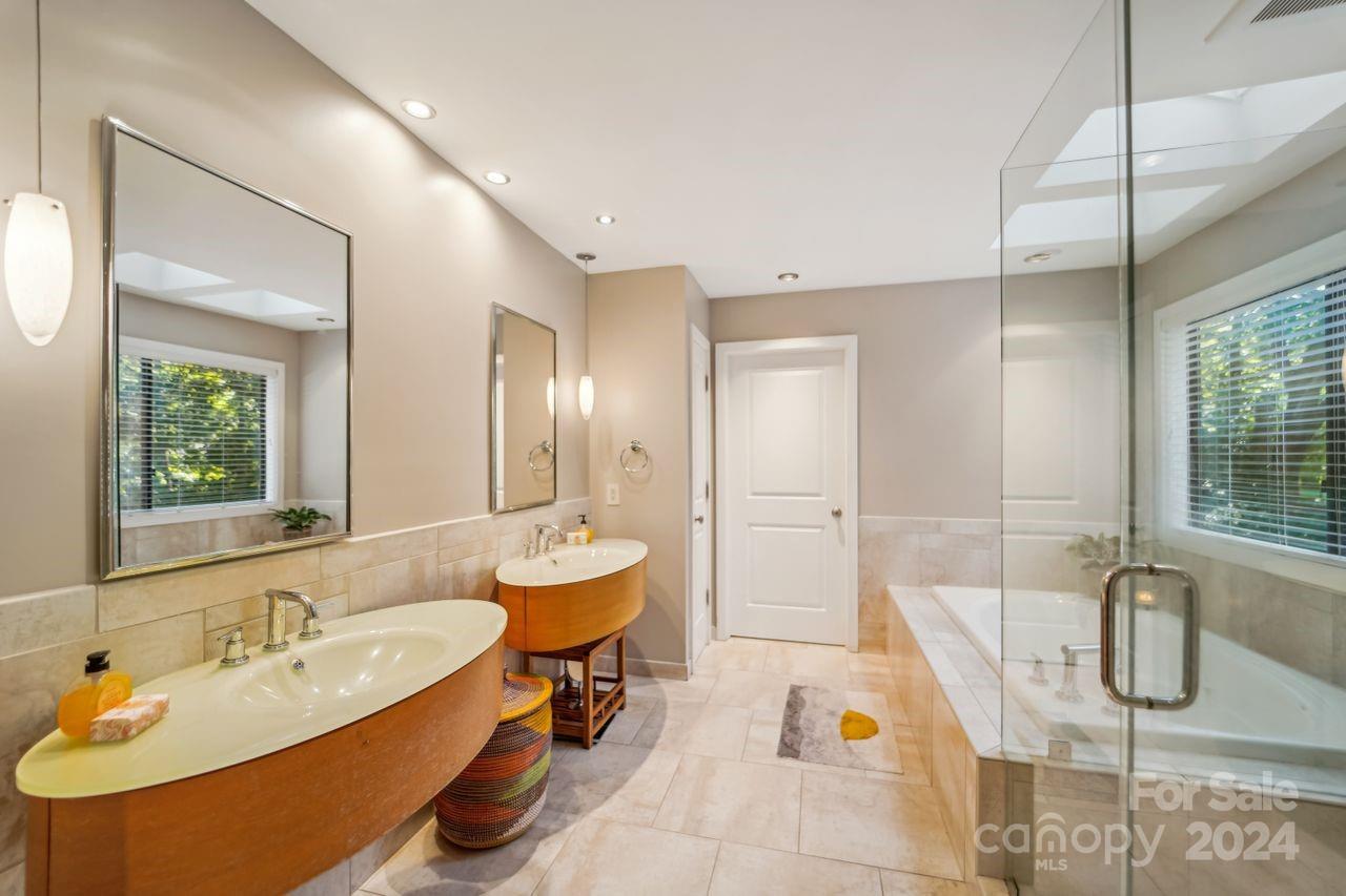 9558 Hunting Court