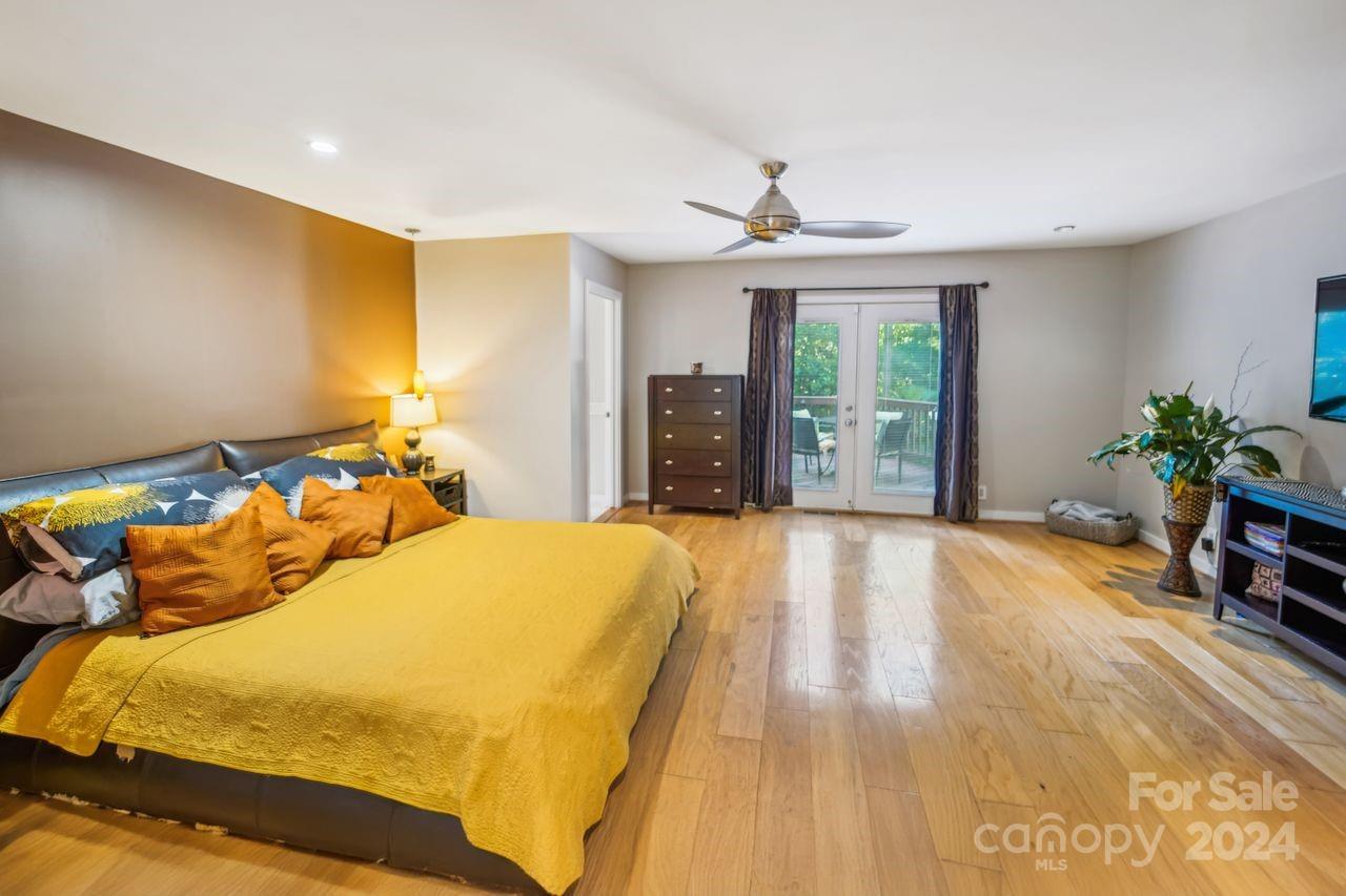 9558 Hunting Court