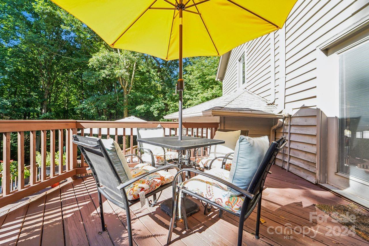 9558 Hunting Court