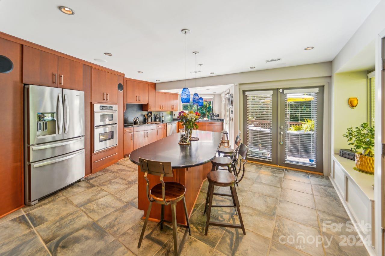 9558 Hunting Court