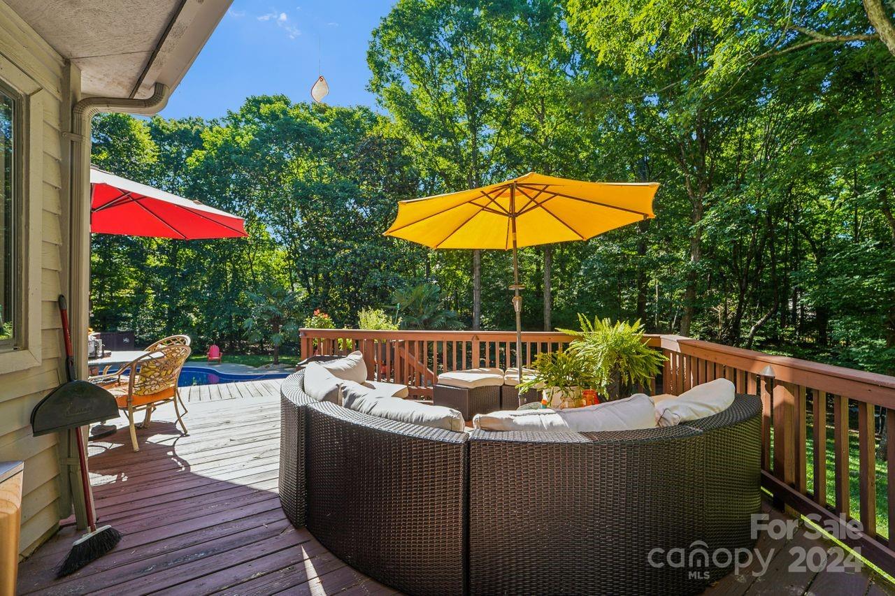 9558 Hunting Court