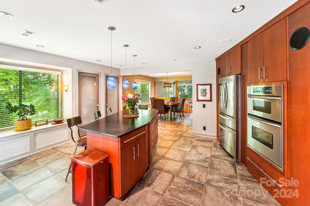 9558 Hunting Court