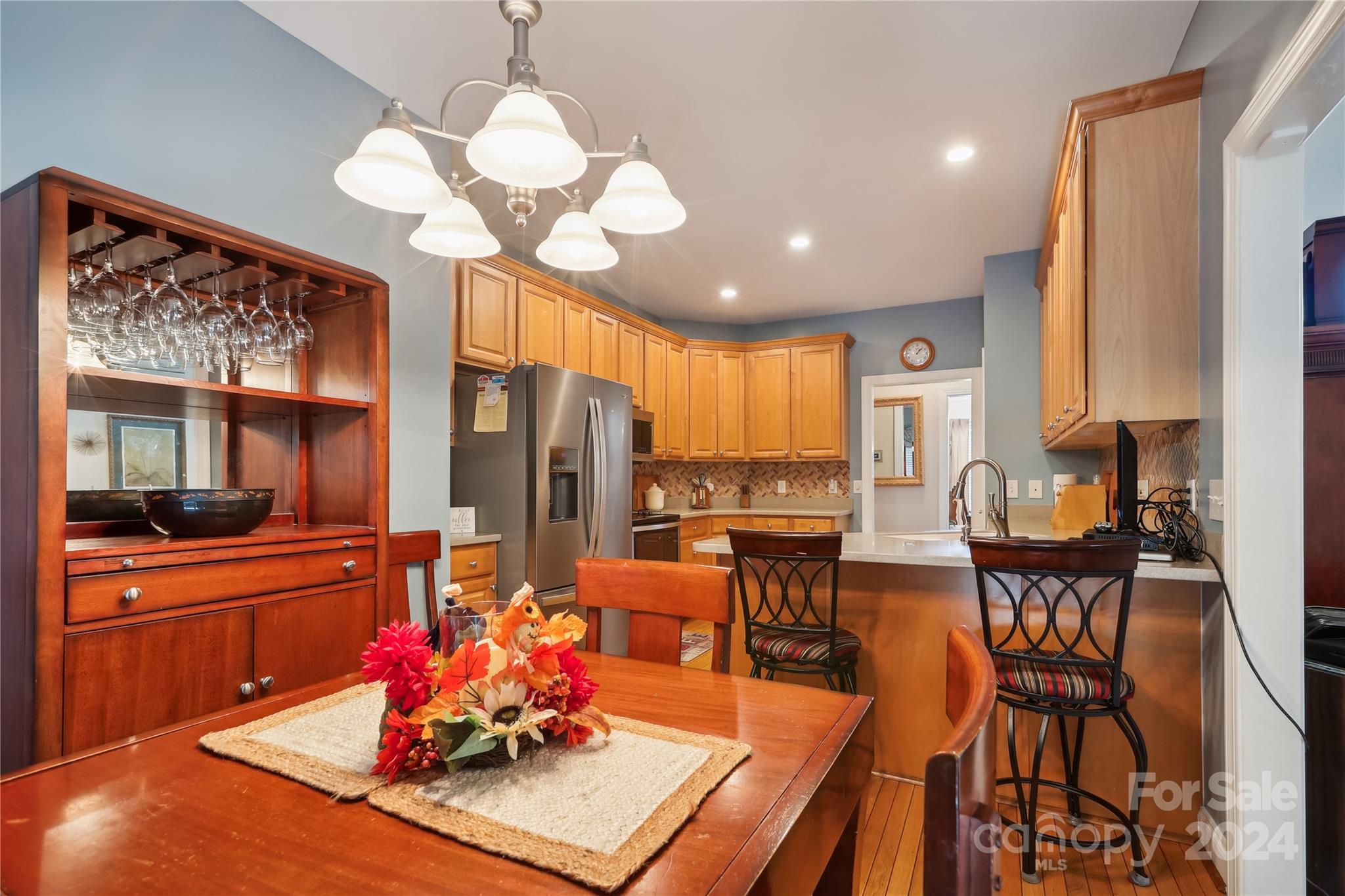 727 SW King Fredrick Lane
