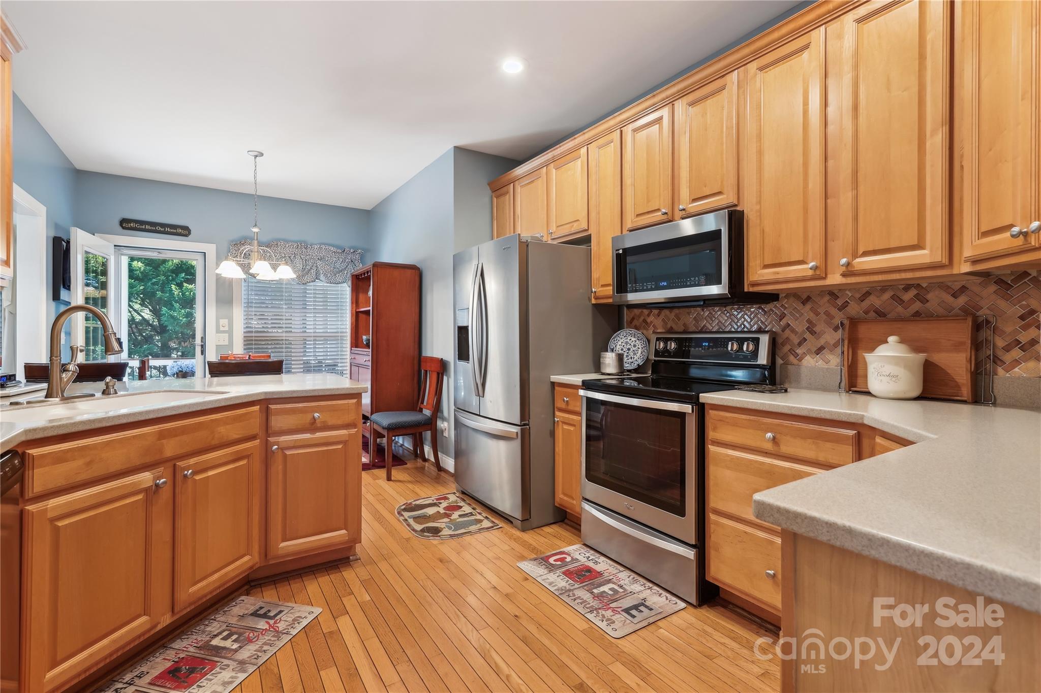 727 SW King Fredrick Lane