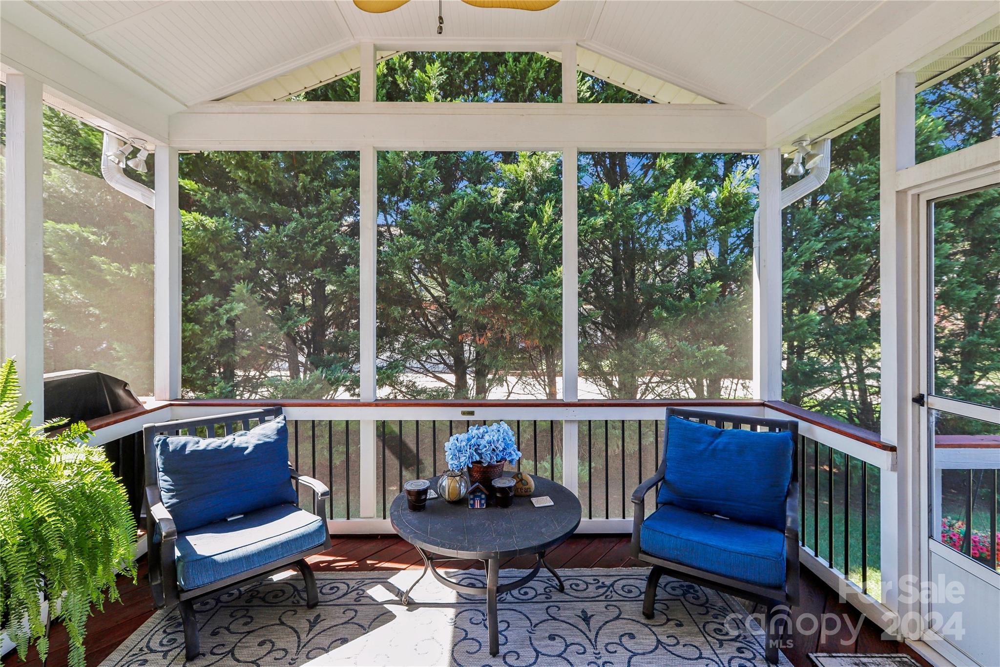 727 SW King Fredrick Lane