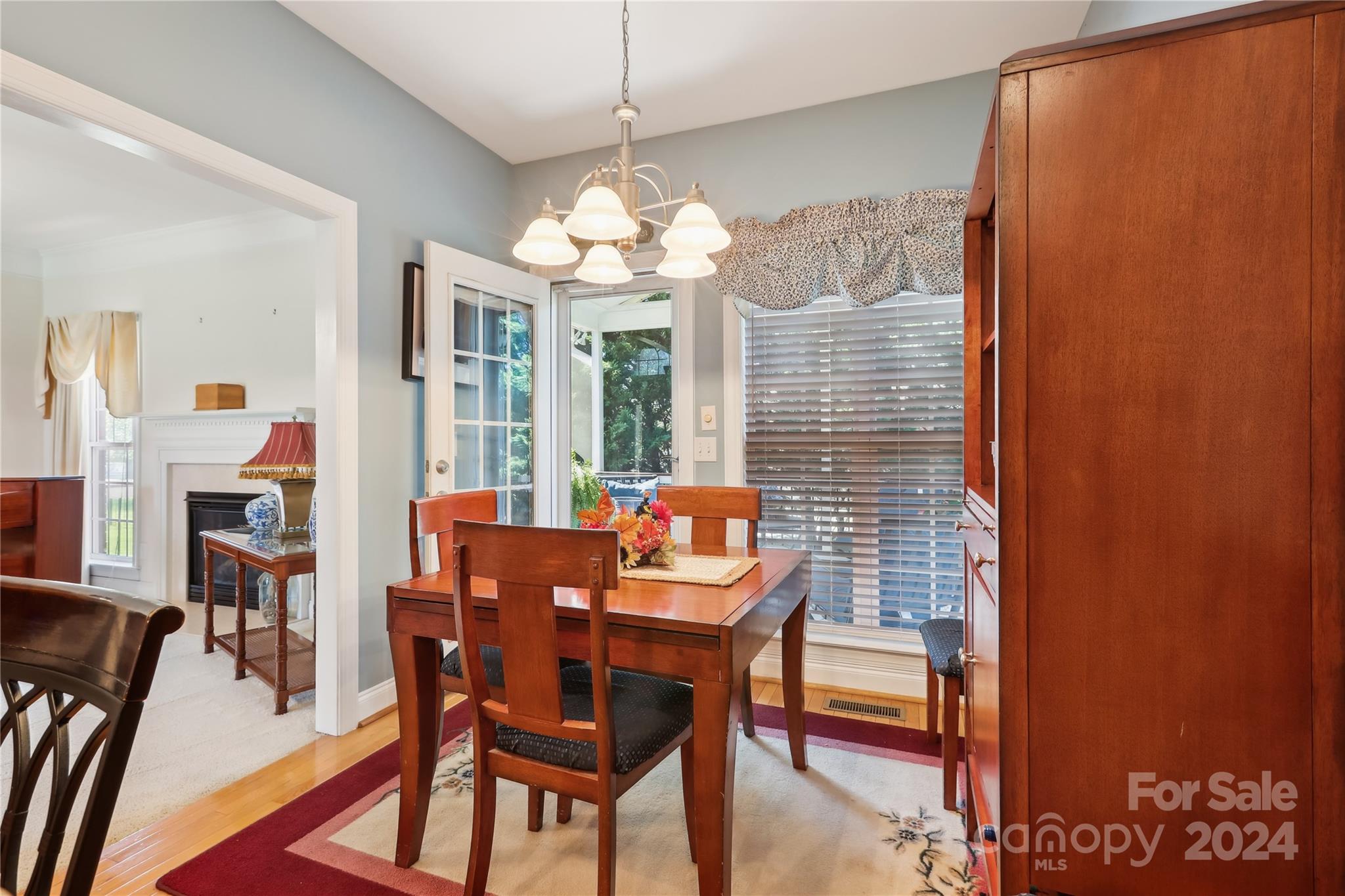 727 SW King Fredrick Lane