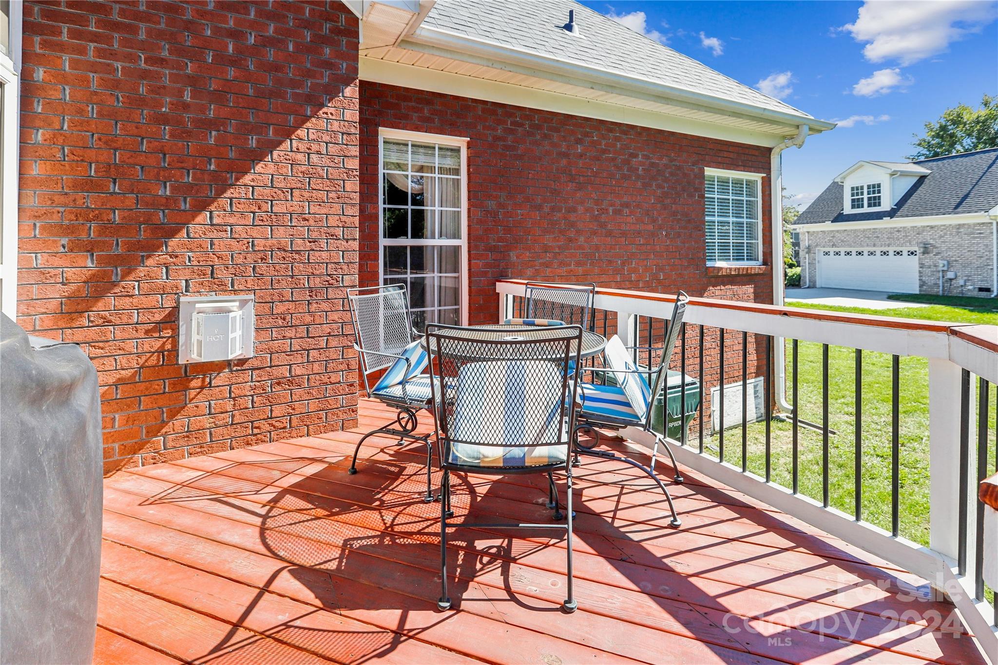 727 SW King Fredrick Lane