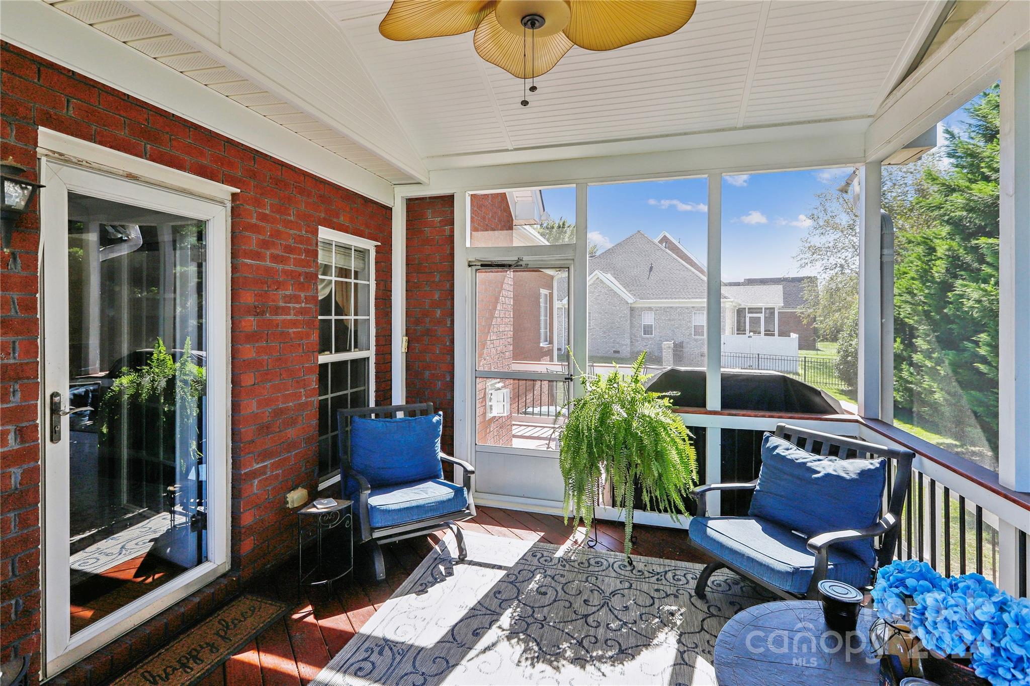 727 SW King Fredrick Lane