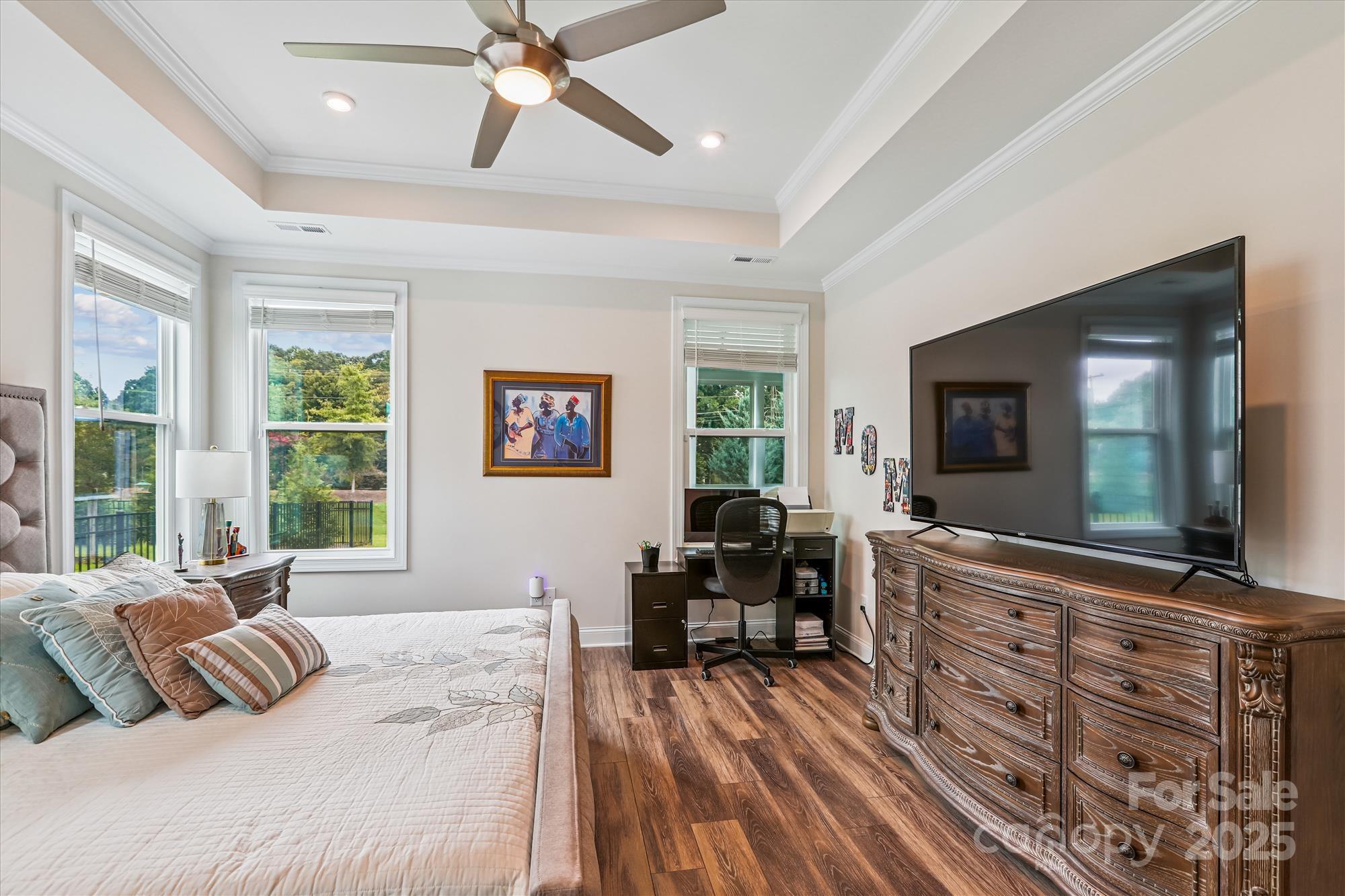 10400 Superb Lane