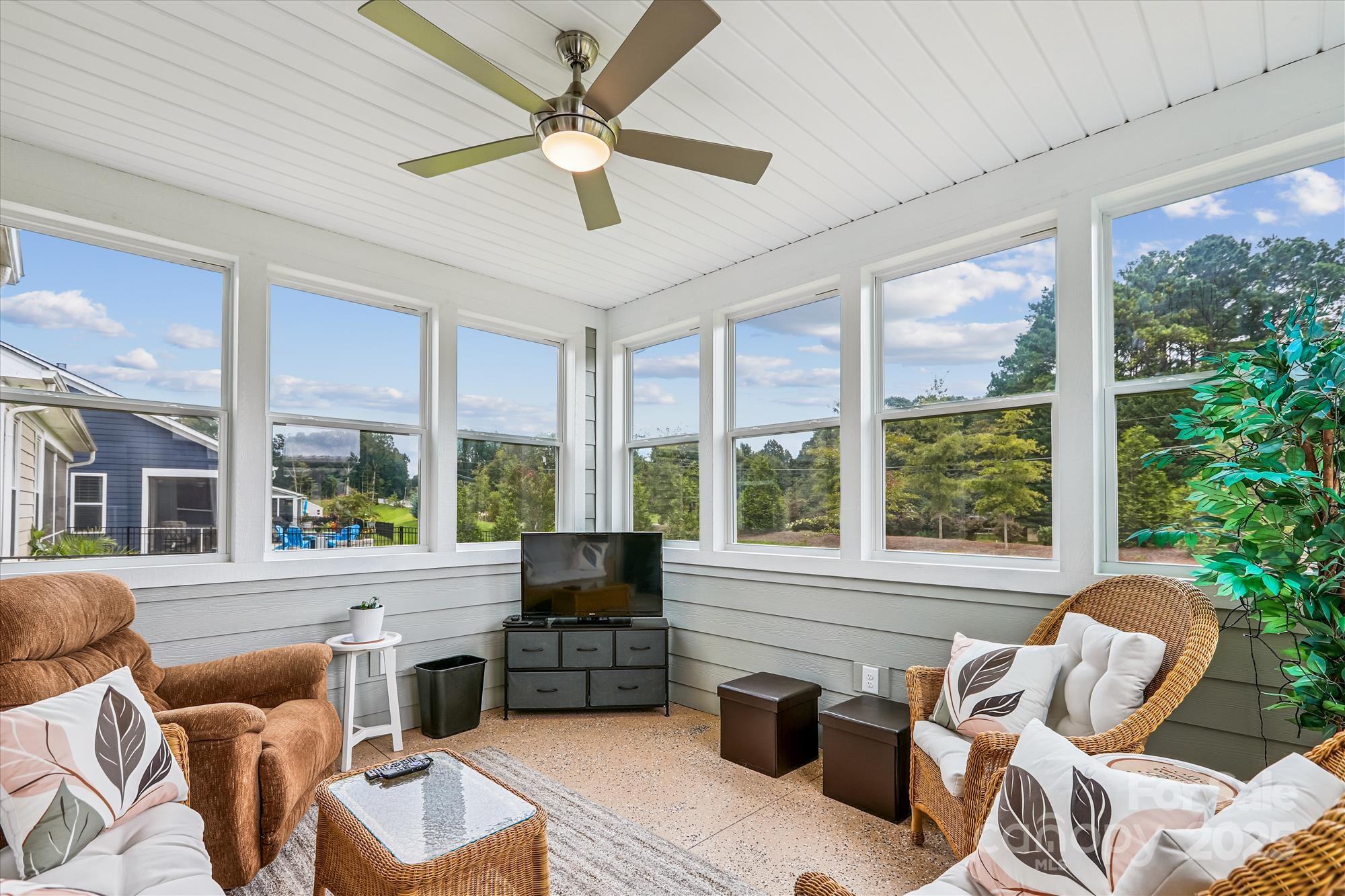 10400 Superb Lane