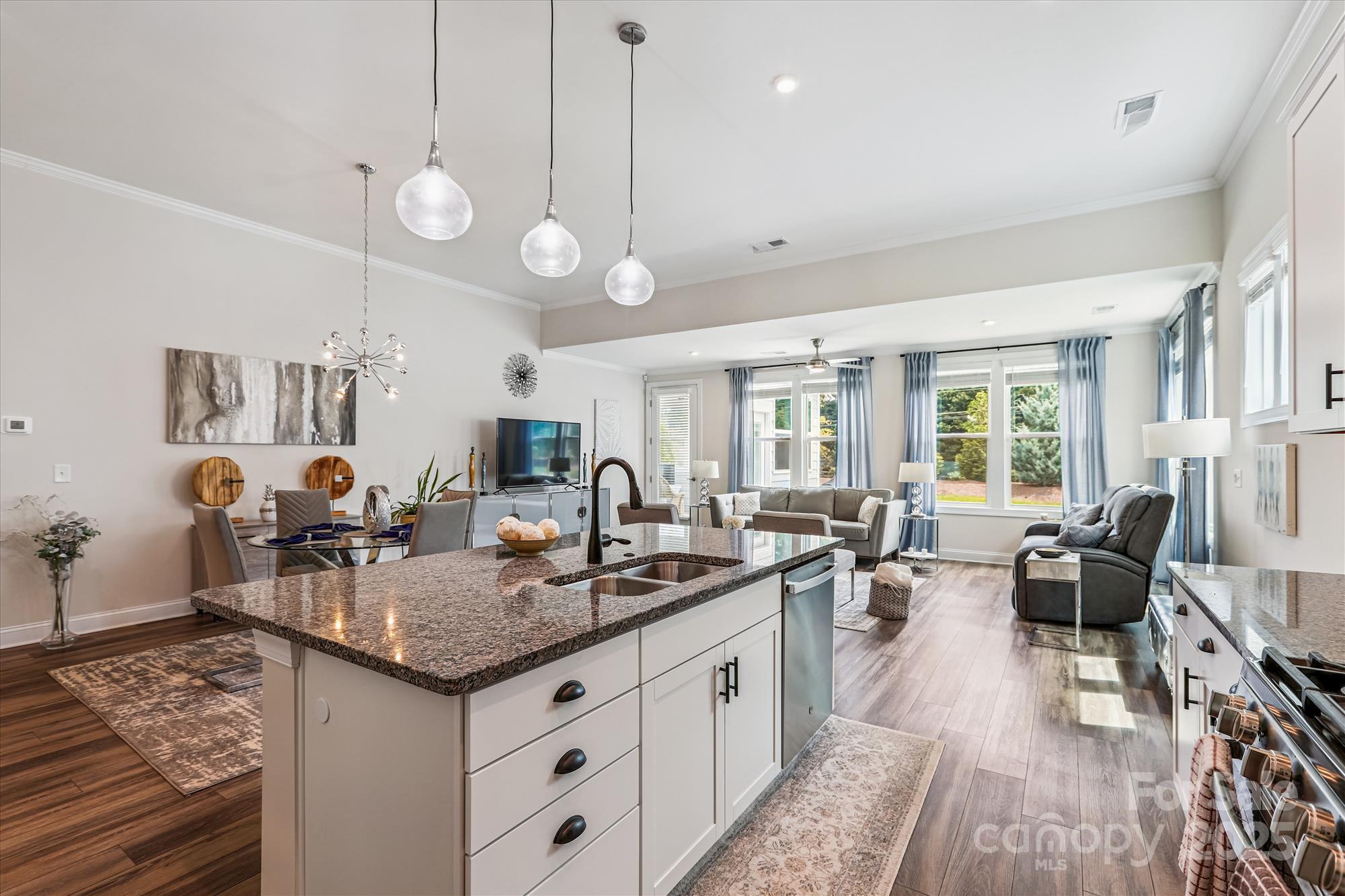 10400 Superb Lane