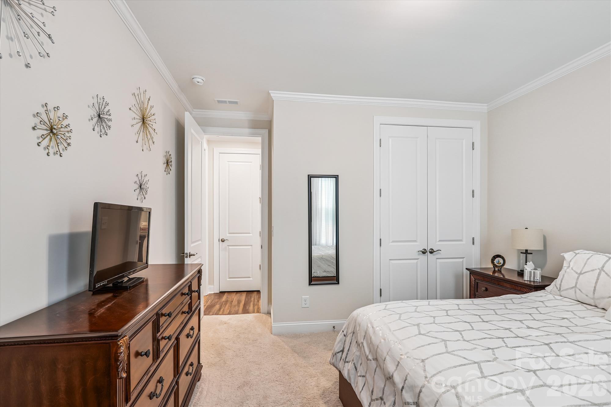 10400 Superb Lane
