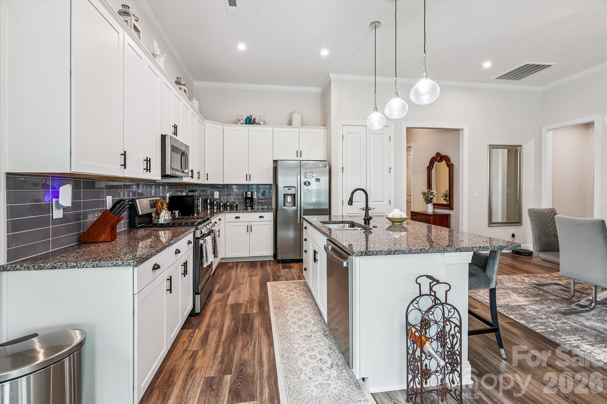 10400 Superb Lane