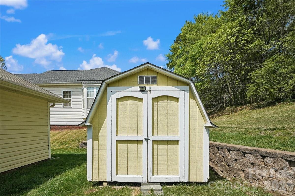 2127 Candlelight Woods Drive