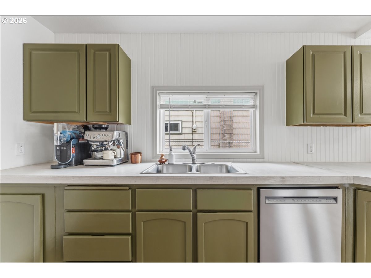 114 CHERRY ST NW