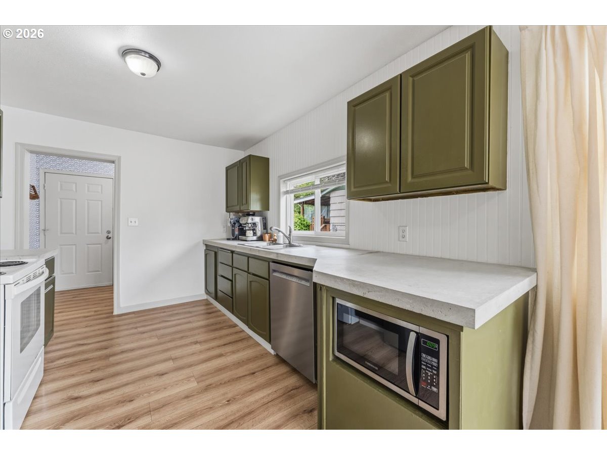 114 CHERRY ST NW