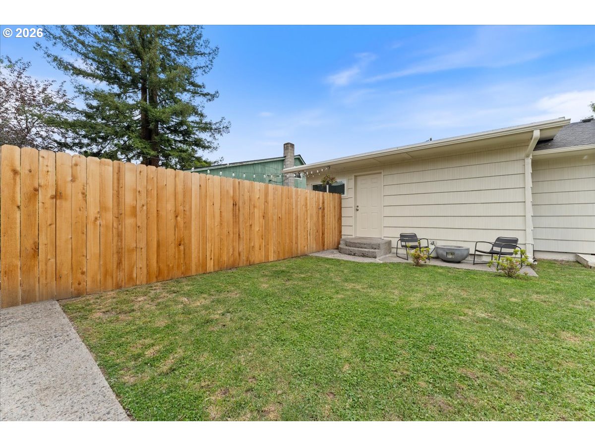 114 CHERRY ST NW