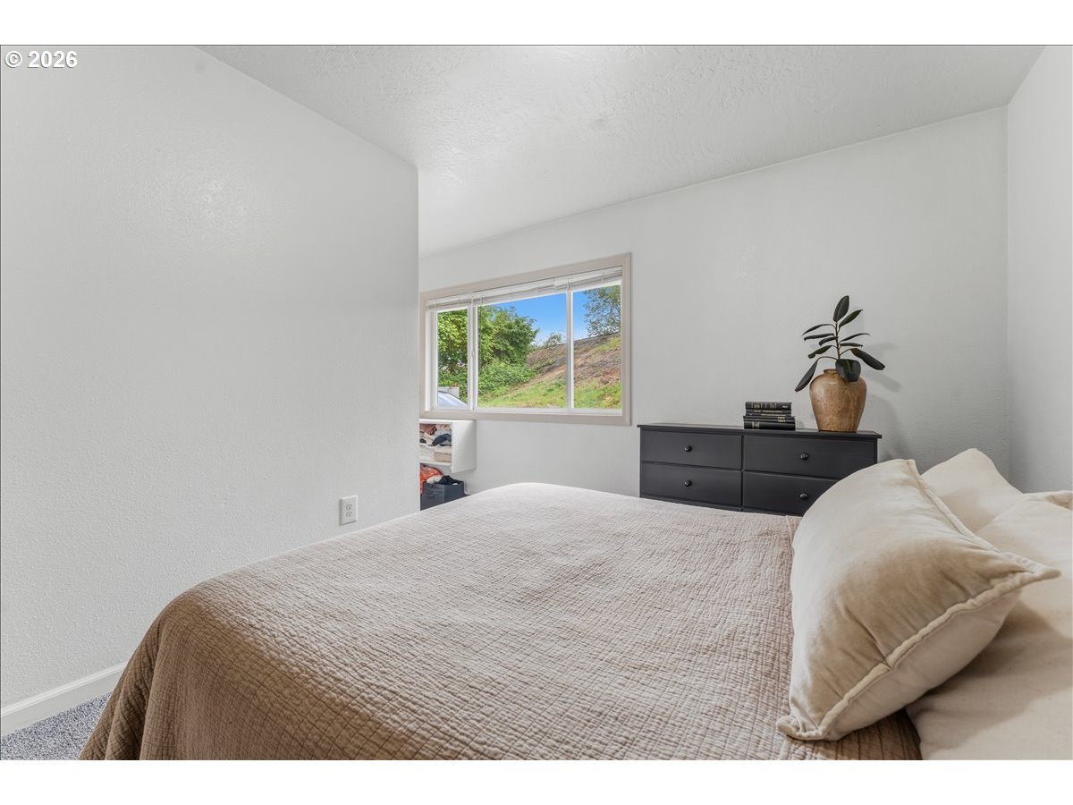 114 CHERRY ST NW