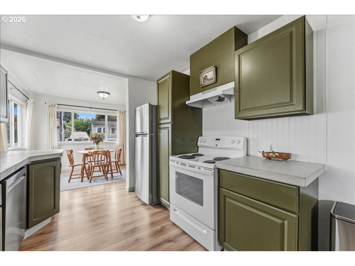 114 CHERRY ST NW