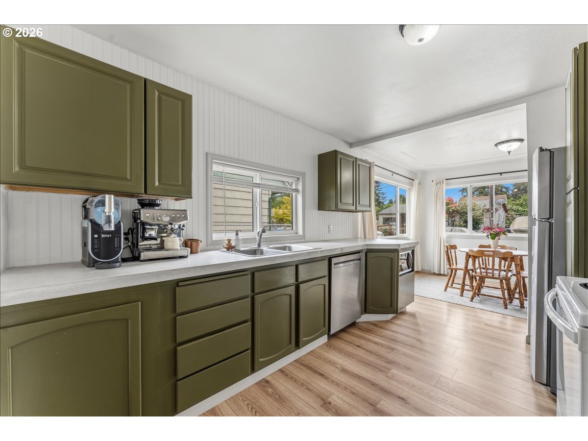 114 CHERRY ST NW