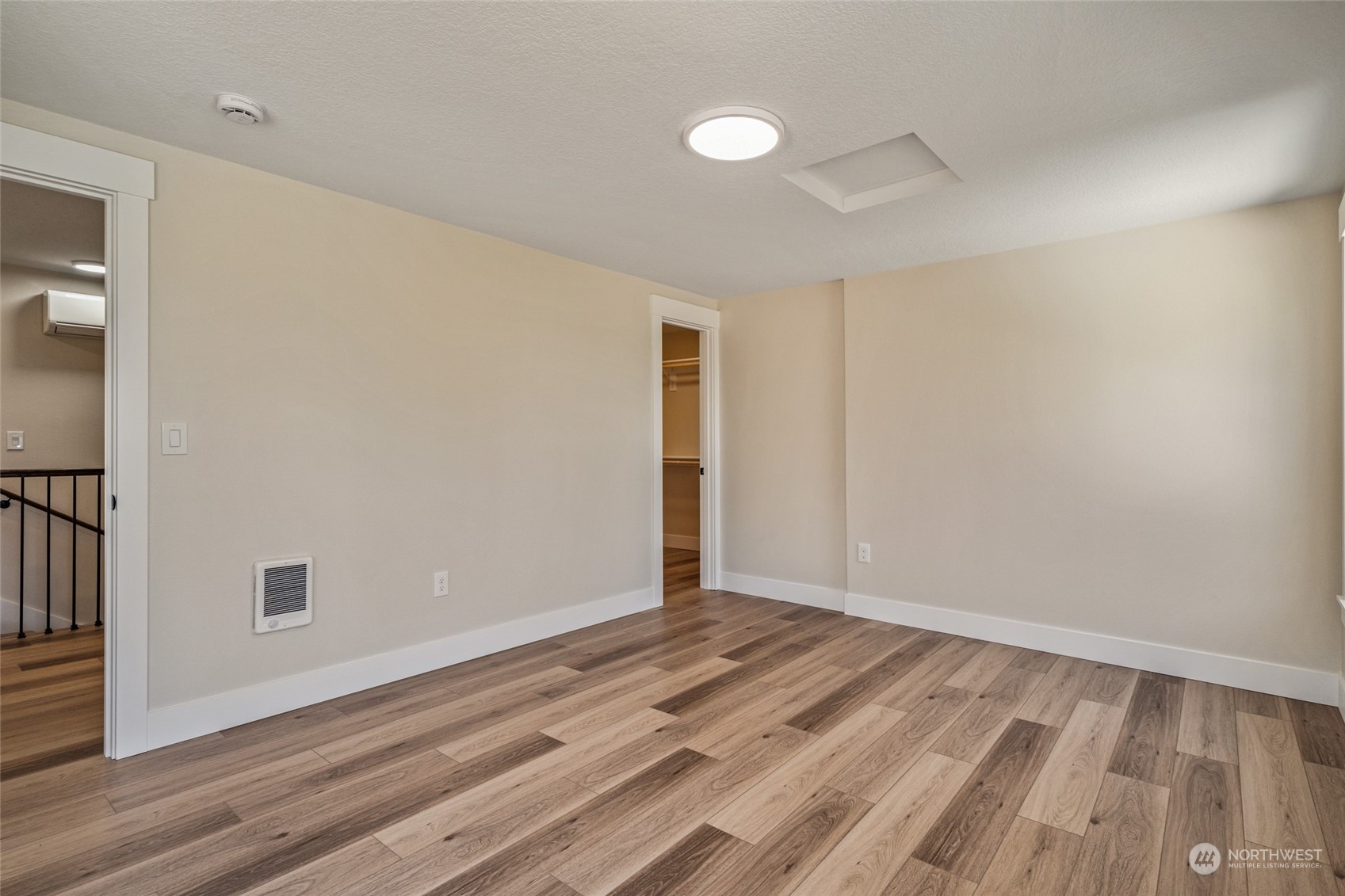 599 N 3rd Place