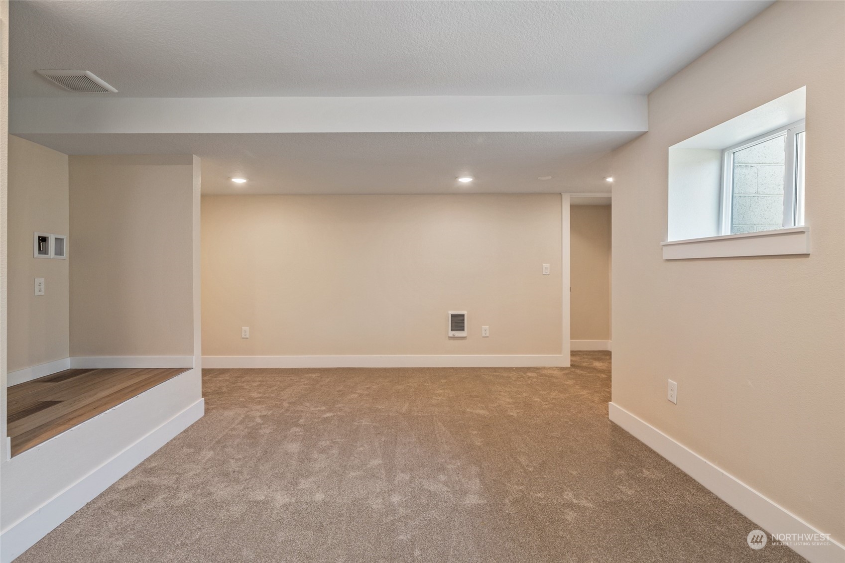 599 N 3rd Place