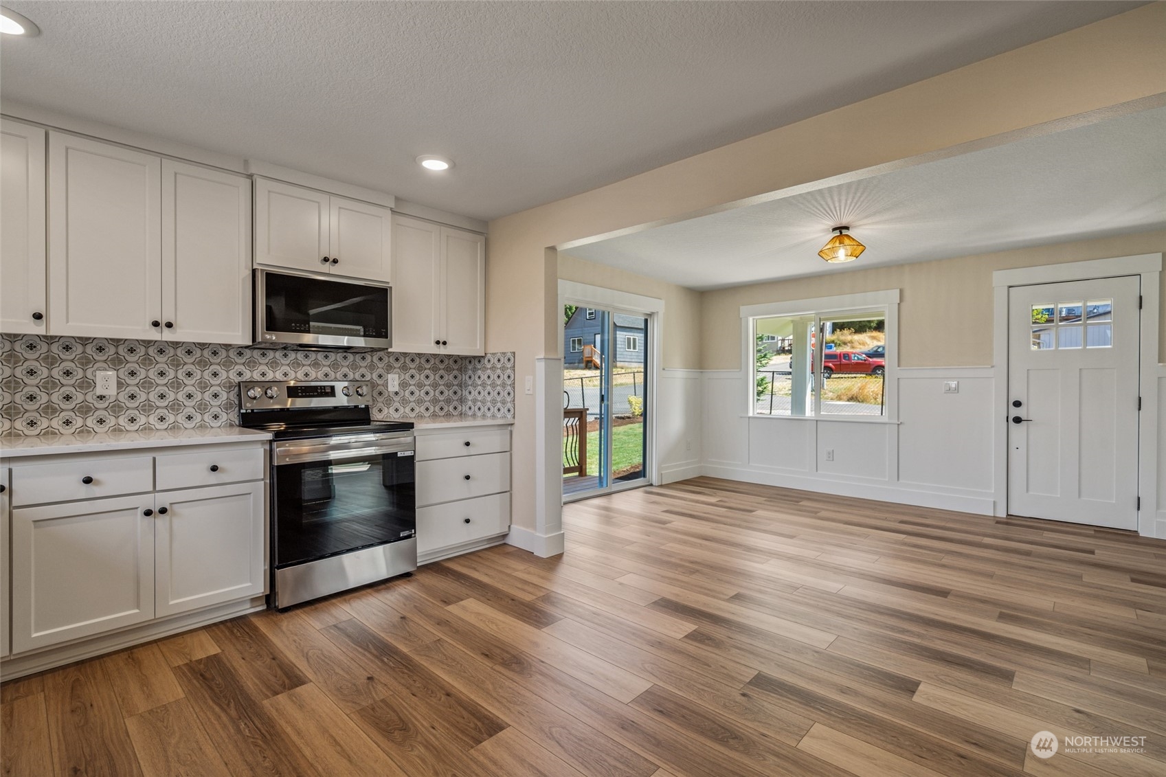 599 N 3rd Place
