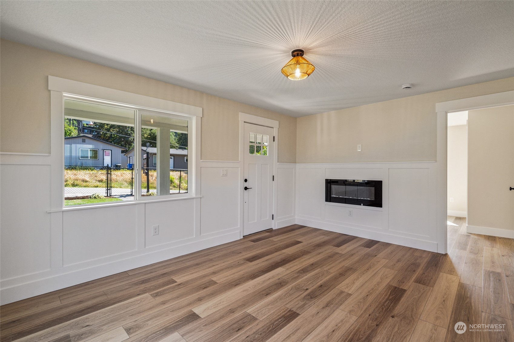 599 N 3rd Place