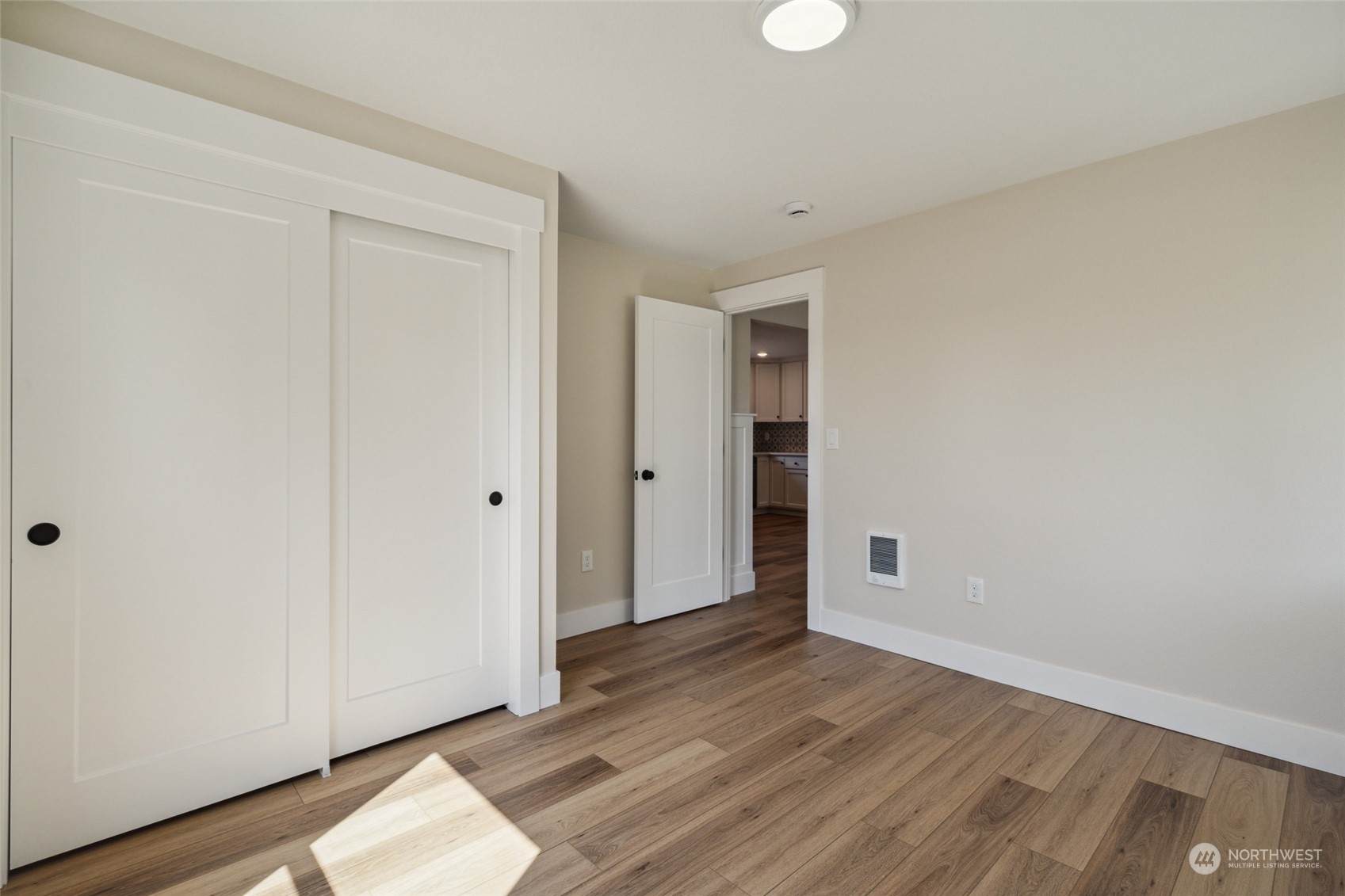 599 N 3rd Place