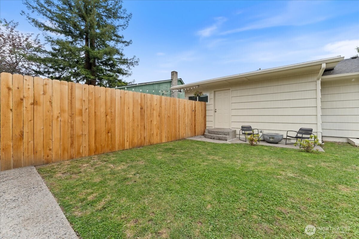 114 Cherry Street NW