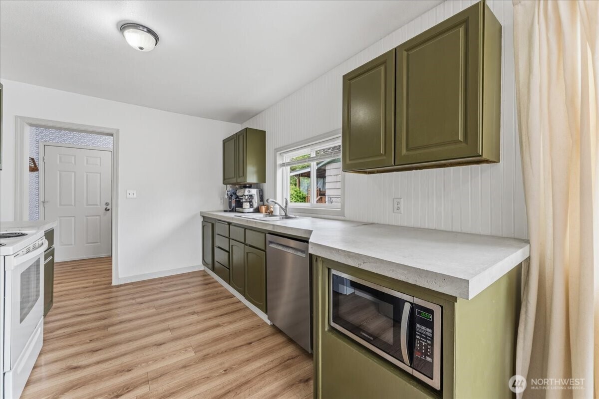 114 Cherry Street NW