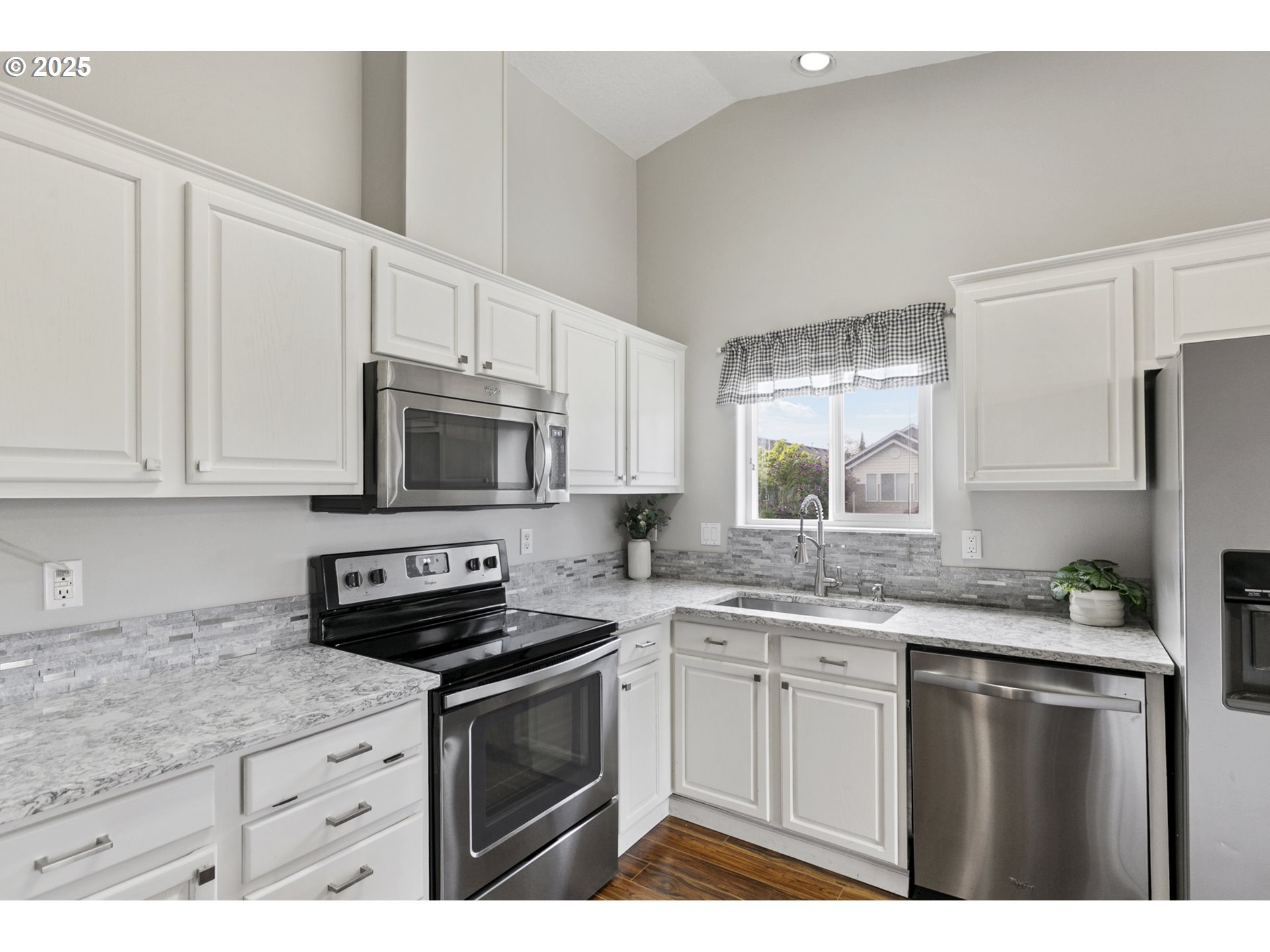 516 SE 8TH PL H17