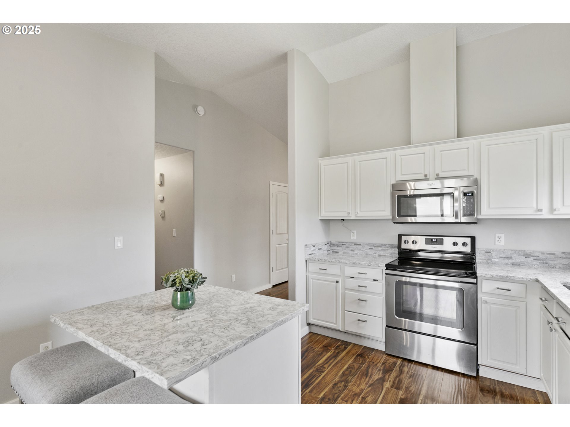 516 SE 8TH PL H17