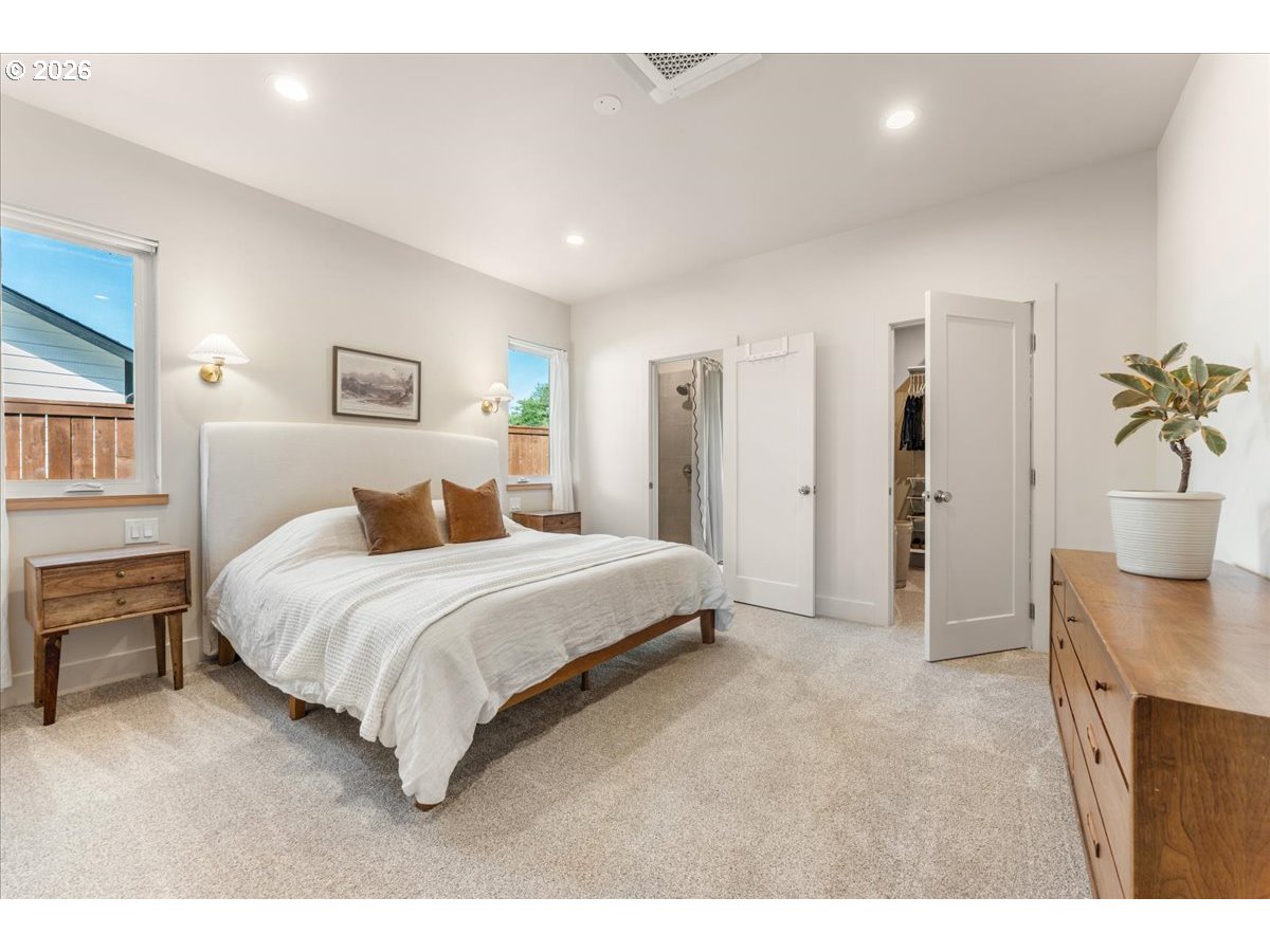 106 W MCDOWELL CT