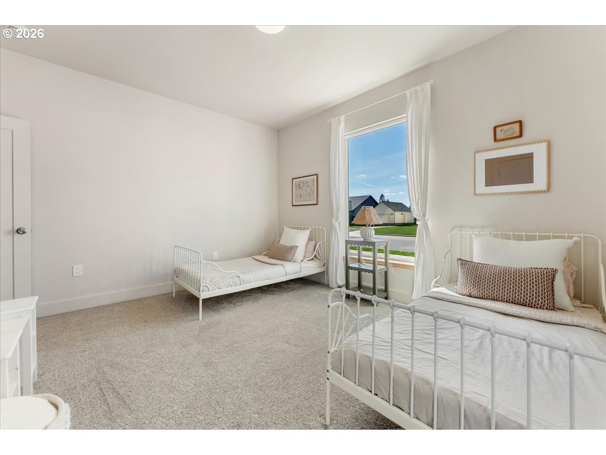 106 W MCDOWELL CT