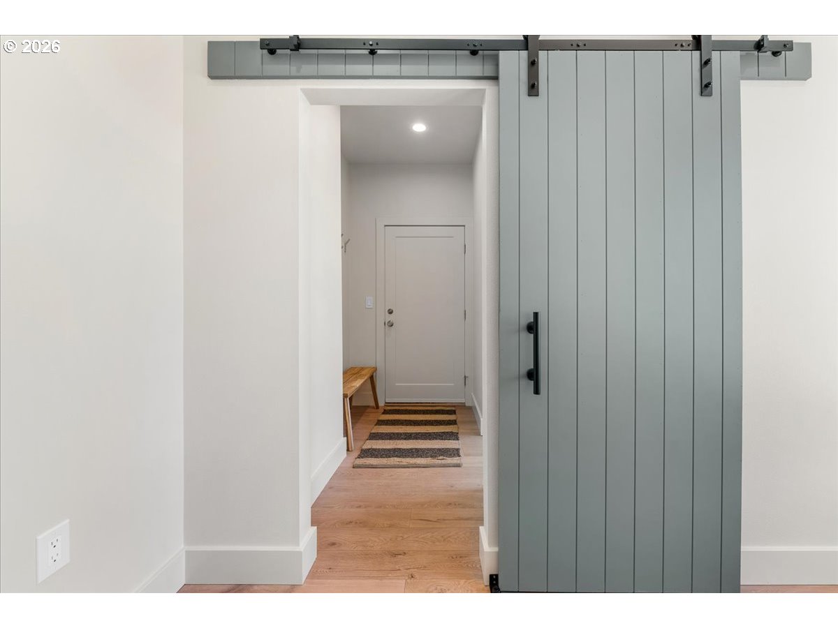 106 W MCDOWELL CT